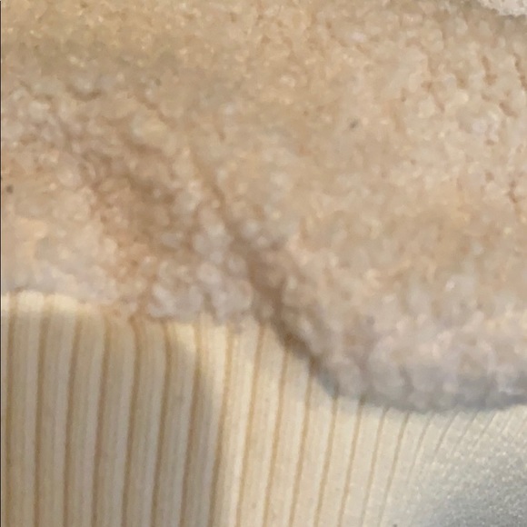 Moon River Boucle Sweatshirt - Picture 5 of 7